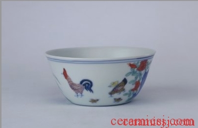Urn-shaped Cup with Chicken Design in Contrasting Colors