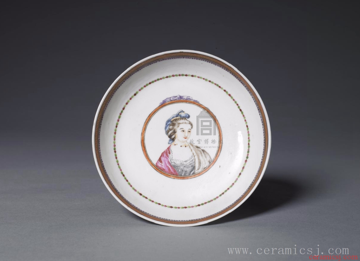 Kiln: Jingdezhen kiln  Period: Qianlong reign (1736-1795), Qing dynasty (1644-1911)  Glazetype: Guangdong glaze  Date: undated 
