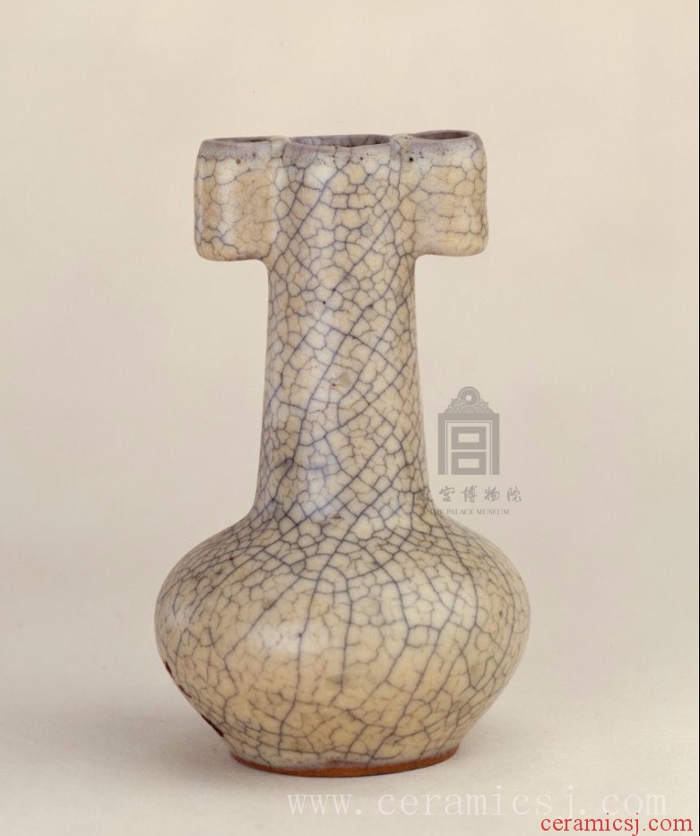 Kiln: Ge kiln  Period: Song dynasty (960-1279)  Date: undated 
