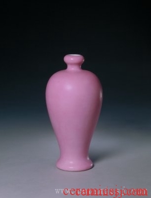 Period: Yongzheng reign (1723-1735), Qing Dynasty (1644-1911)  Glazetype: pale pink glaze  Dimensions: height: 19.5 cm, mouth diameter: 2.2 cm, foot diameter: 6.7 cm 