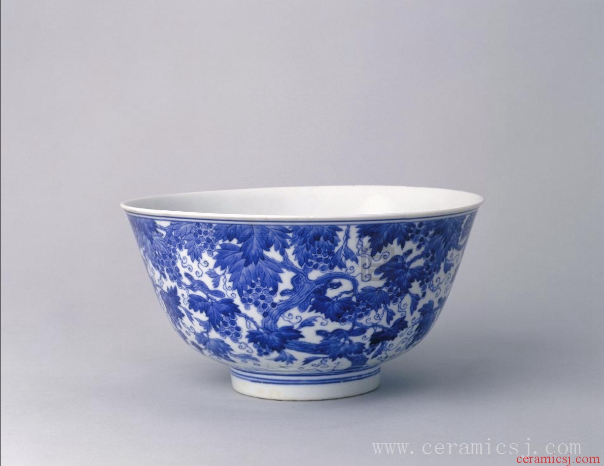 Kiln: Jingdezhen kilns  Period: Guangxu reign (1875-1908), Qing dynasty (1644-1911)  Glazetype: blue-and-white 