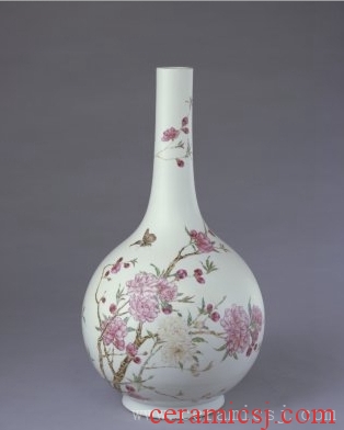 Period: Yongzheng reign (1723-1735), Qing dynasty (1644-1911)  Glazetype: famille-rose  Dimensions: Height: 37.6 cm, mouth diameter: 4.1 cm, foot diameter: 11.6 cm 