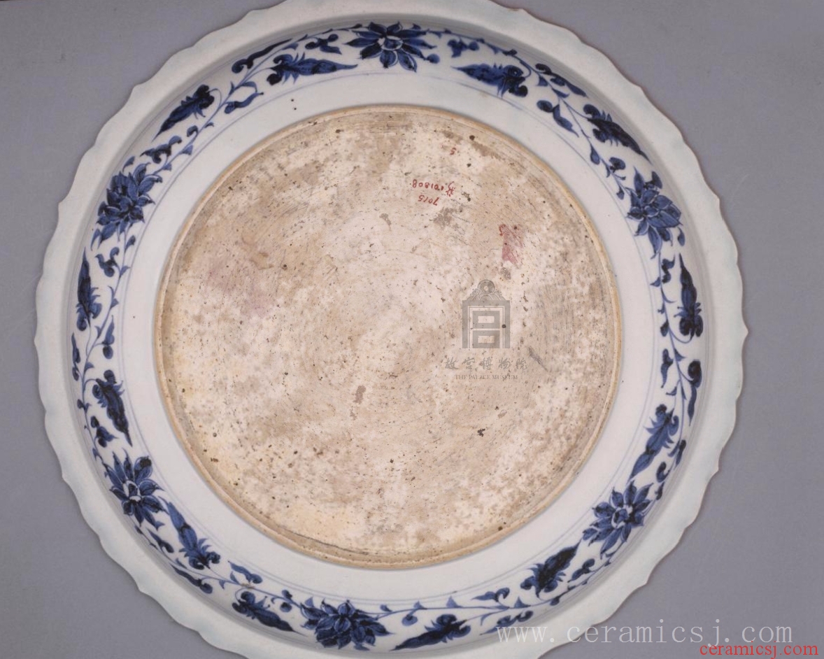 Kiln: Jingdezhen kilns  Period: Yuan dynasty (1271-1368)  Glazetype: blue-and-white 