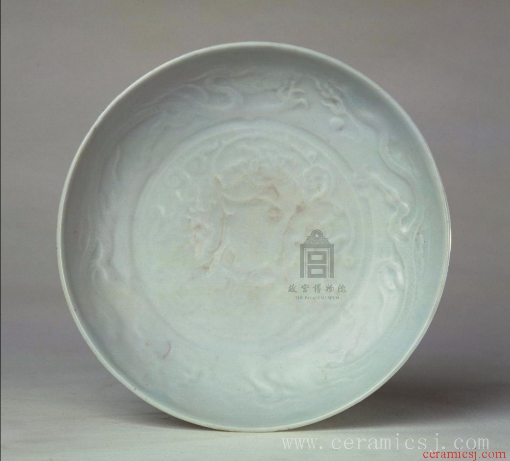 Kiln: Jingdezhen kilns  Period: Yuan dynasty (1271-1368)  Glazetype: egg-white glaze 