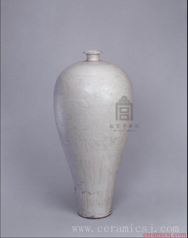 Kiln: Ding kiln  Period: Song dynasty (960-1279)  Date: undated  Dimensions: height: 37.1 cm, mouth diameter: 4.7 cm, foot diameter: 7.8 cm 