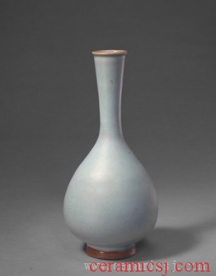 Period: Song dynasty (960-1279)  Date: undated  Dimensions: height: 28 cm, mouth diameter: 4.8 cm, foot diameter: 7 cm 