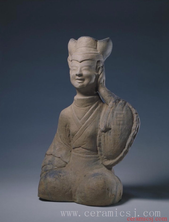 Period: Eastern Han dynasty (25-220)  Date: undated  Dimensions: height: 53 cm 