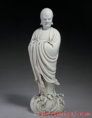 Kiln: Dehua kilns  Period: Ming dynasty (1368-1644)  Glazetype: white glaze  Dimensions: height: 43 cm 