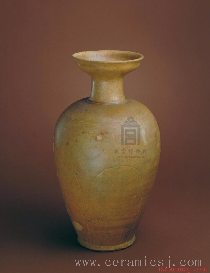 Kiln: Yuezhou klin  Period: Five Dynasties (907-960)  Date: undated 