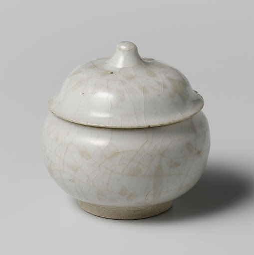 Covered jar with a bluish white glaze - Anonymous