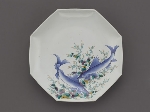 Octagonal dish with design of fish - Artist: Horie (underglaze enamels)