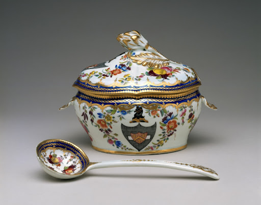 Covered Dessert Tureen and Ladle from the "Bostock" service - Worcester Porcelain Manufactory