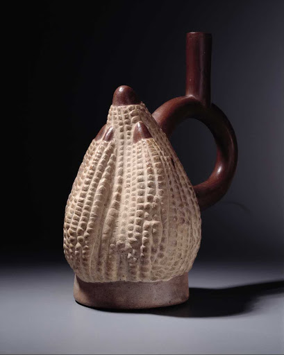 Sculptural ceramic ceremonial vessel that represents corn ML006514 - Moche style
