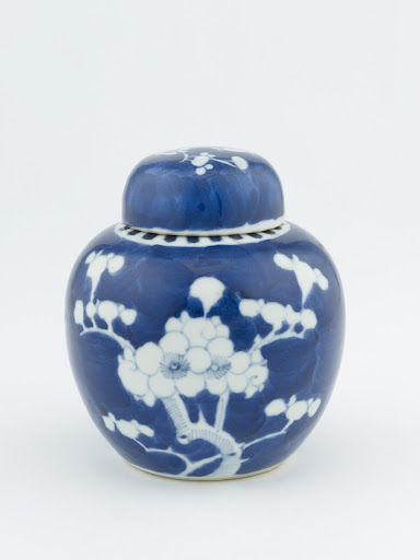 Ginger jar with domed cover, with design of blossoming prunus - Artist: Style of Miyagawa Kozan
