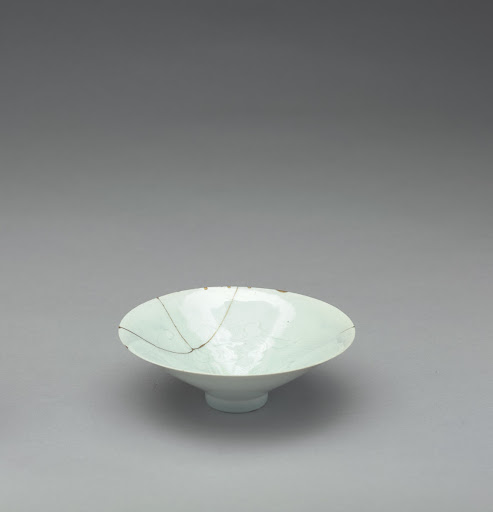 Small qingbai porcelain bowl with combed and incised decoration