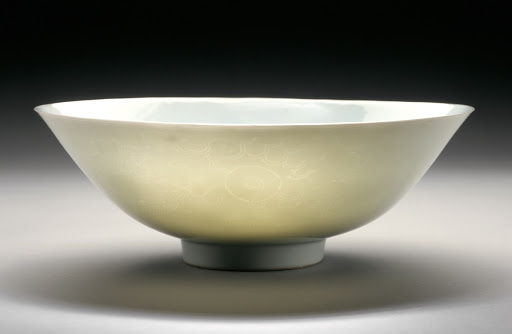 Bowl (Wan) with Dragons Chasing Flaming Pearls - Unknown