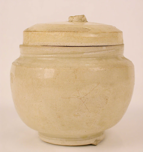 Jar with mismatched lid
