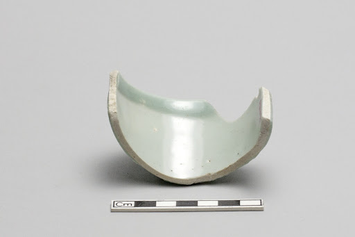 Cylindrical cup, fragment of rim