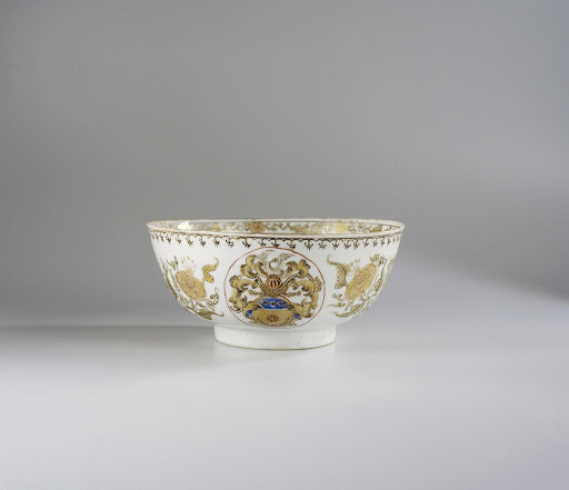 Straight-sided bowl with a coat of arms and flower scrolls - Anonymous