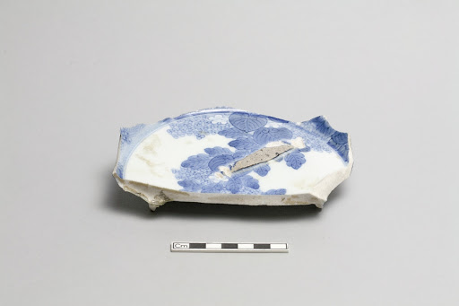Dish in seven-sun size, base fragment
