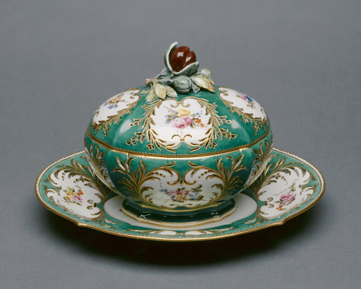 Covered Chestnut Bowl and Stand (marronière) - Sèvres Porcelain Manufactory (Sèvres, France, established in 1756)和painted by Denis Levé (French, active 1754–1805)
