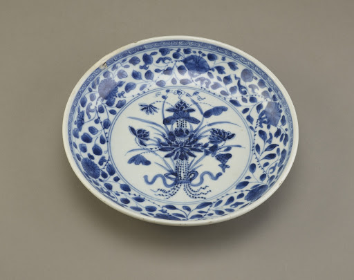 Dish, one of a pair with F1992.34.1