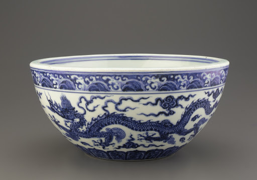 Porcelain bowl with thick walls