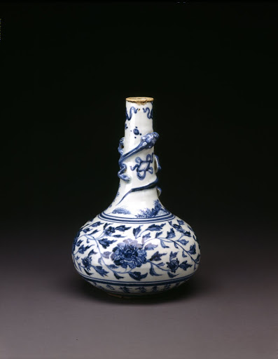 Vase with chi dragon and peony scroll design in underglaze blue - Anonymous