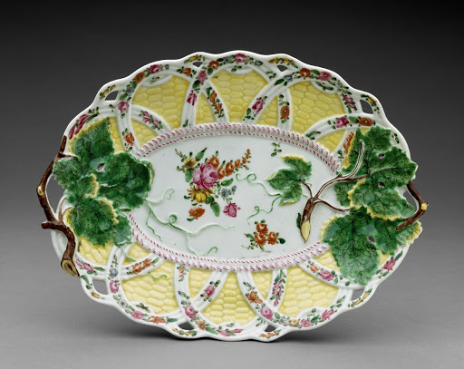 Dish - Worcester Porcelain Manufactory