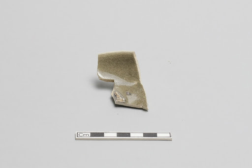 Small dish, fragment of base and wall