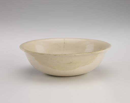 Dehua ware bowl with inscription
