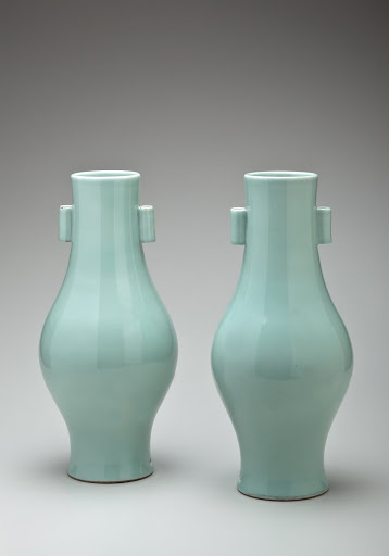 Pair of Vases in Archaistic Hu Form with Tubular Handles - Unknown artist