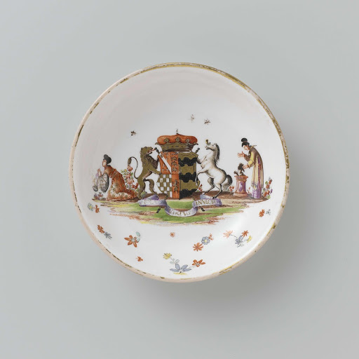 Cup and saucer with the alliance arms of Edward Howard of Norfolk and Mary Blount - Meissener Porzellan Manufaktur
