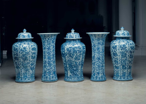 Dragoon vase, set of five - China, Qing period