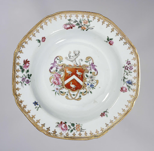Octagonal soup plate with the coat of arms of the Sayer family - Anonymous