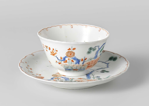 Scalloped cup with The three friends of winter - Anonymous