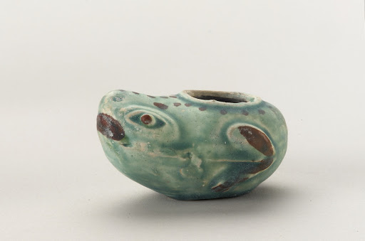 Zhangzhou ware water containers in the shape of a toad