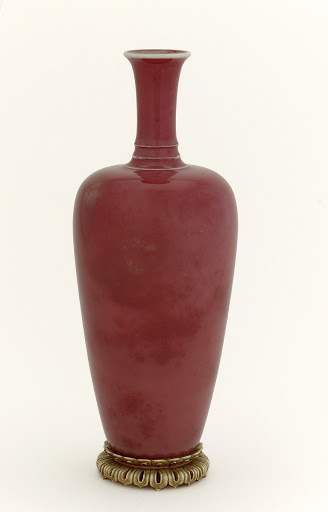 Vase with "peach bloom" copper-red glaze