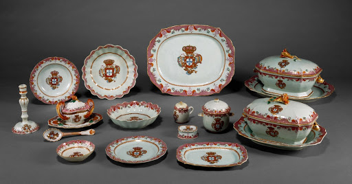 Dinner service of King Pedro III - Service commissioned by King Pedro III