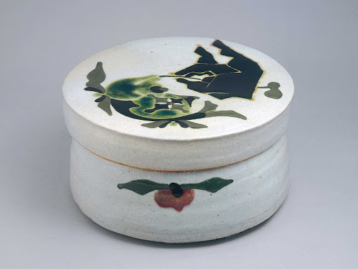 Food Container with Design of Fish and Hand - Kawai Kanjiro
