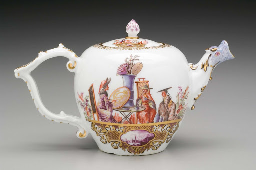 Teapot from the Elector Clements August Service - Meissen Porcelain Factory