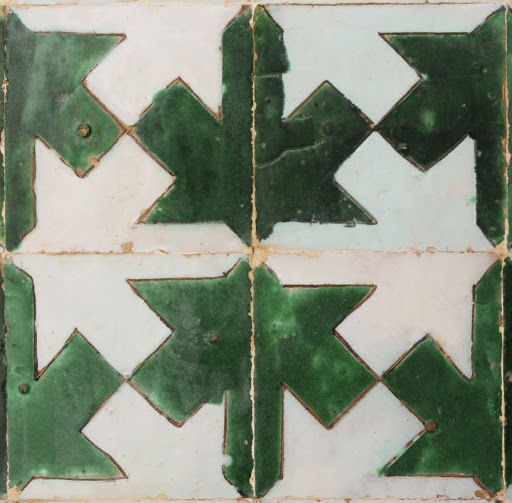 Corda-seca tiles with a “cock’s foot” motif - Unknown