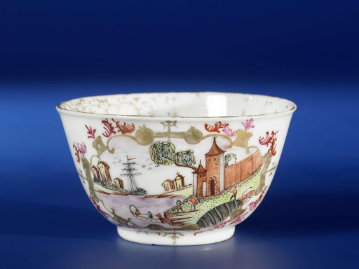 Bell-shaped cup with European landscapes in panels - Anonymous