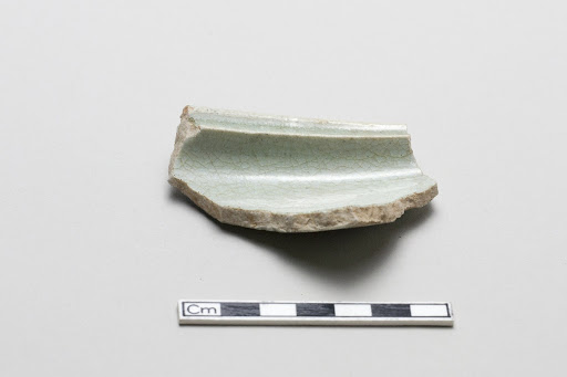 Molded bowl, rim fragment