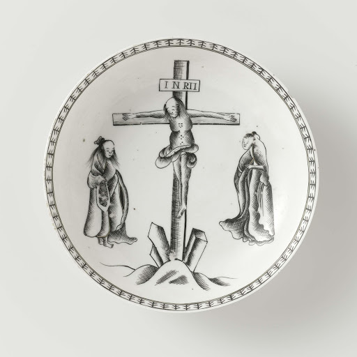 Saucer with a crucifixion scene - Anonymous