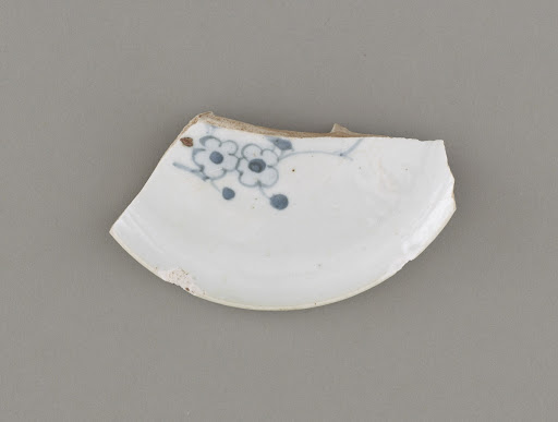 Small dish, fragment of base with rim