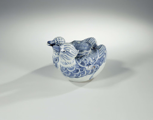 Ewer in the shape of two ducks with a lotuspetal-shaped cover - Anonymous