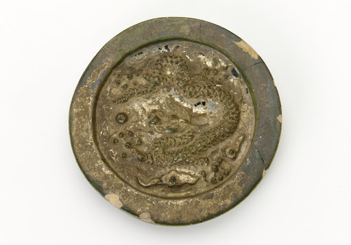 Round tile with dragon