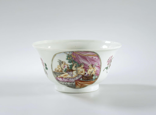 Bell-shaped teacup with Venus and two cupids in two medallions - Anonymous