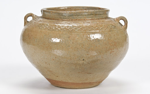 Pot with two lugs